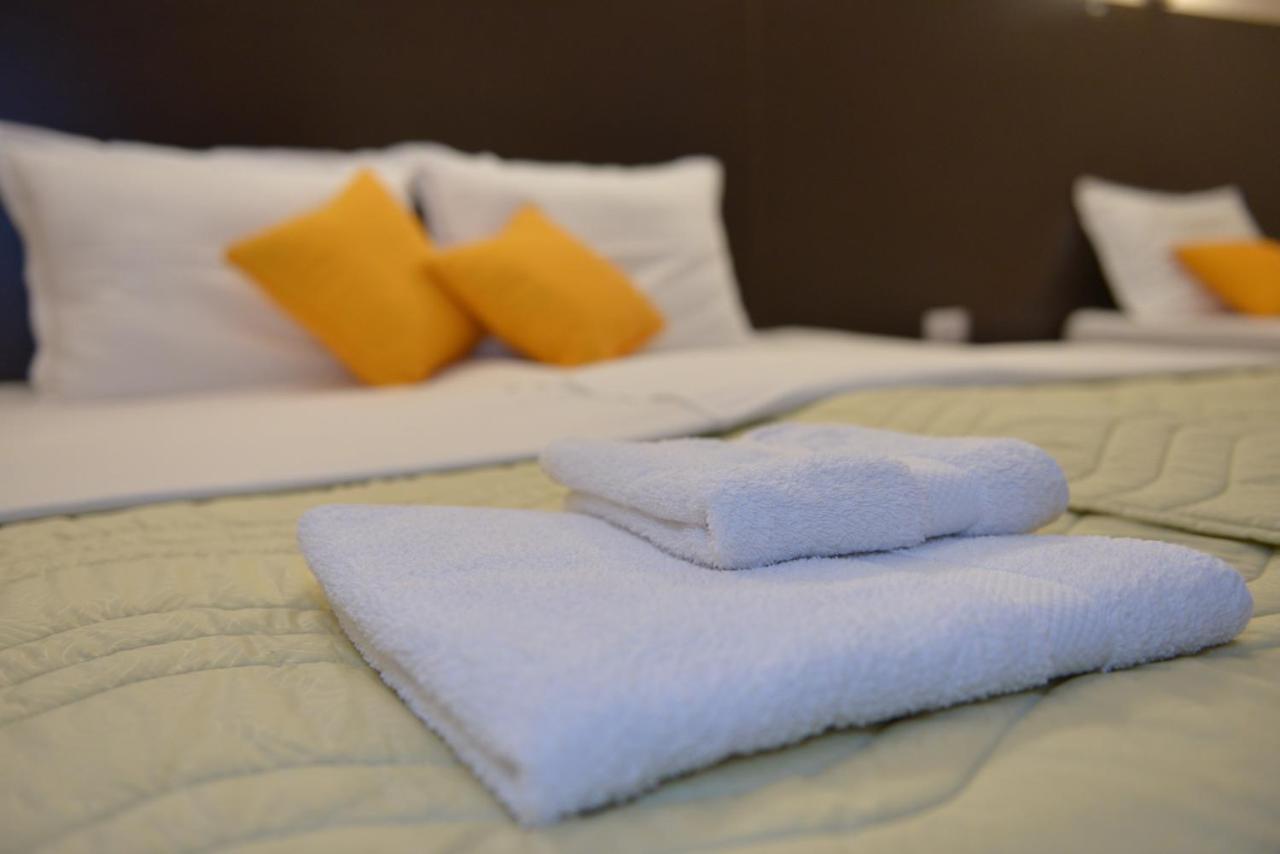Apartmani Tomic クラドヴォ エクステリア 写真