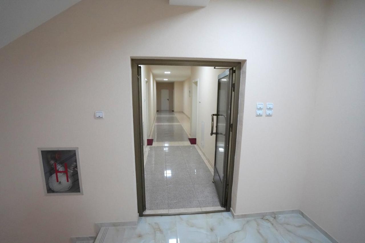 Apartmani Tomic クラドヴォ エクステリア 写真