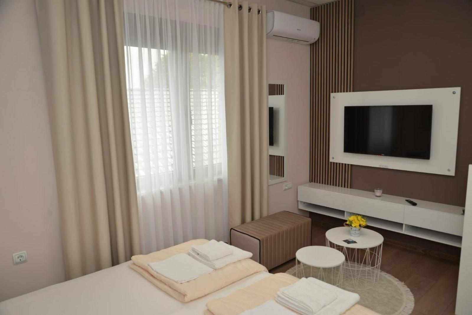 Apartmani Tomic クラドヴォ エクステリア 写真