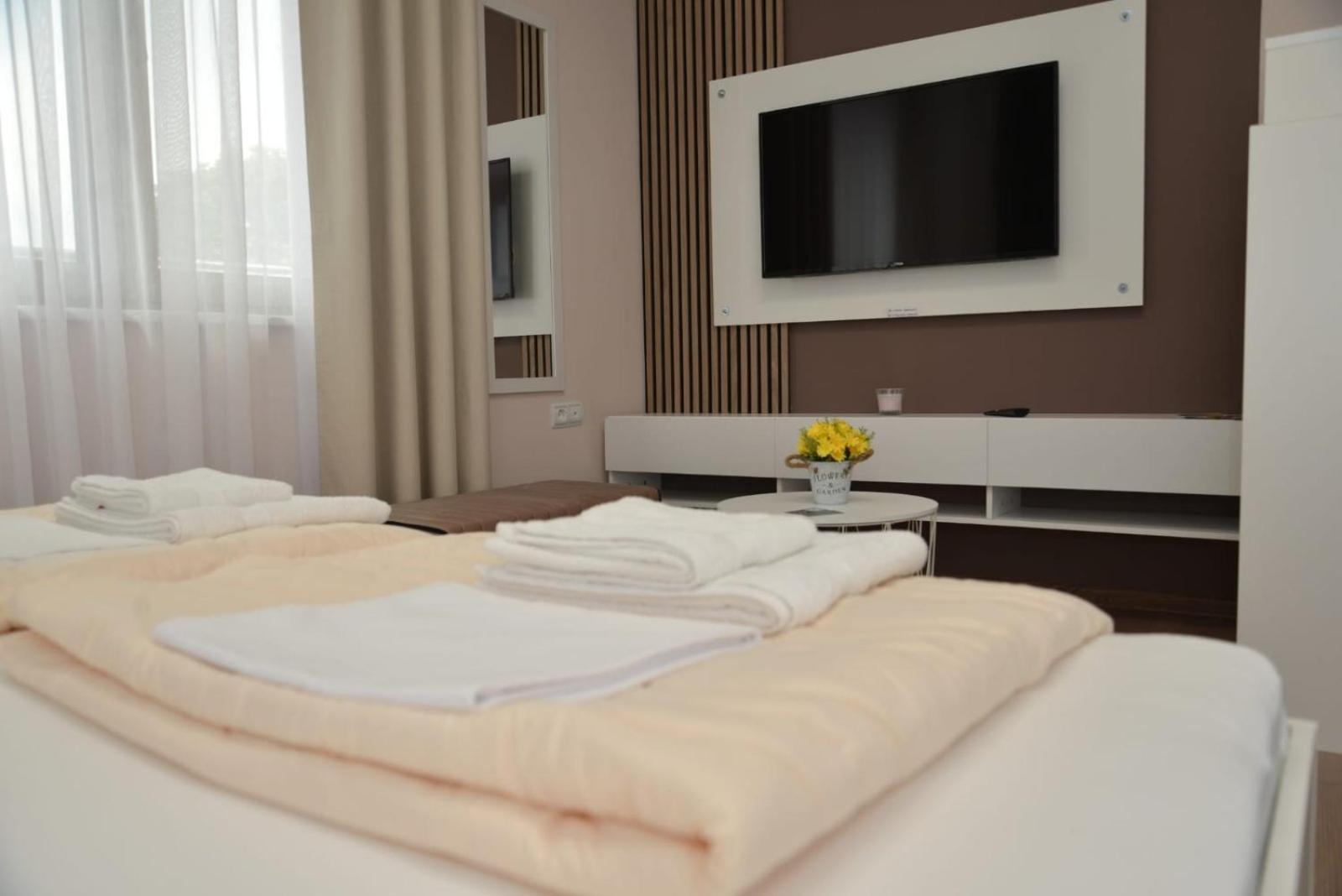 Apartmani Tomic クラドヴォ エクステリア 写真