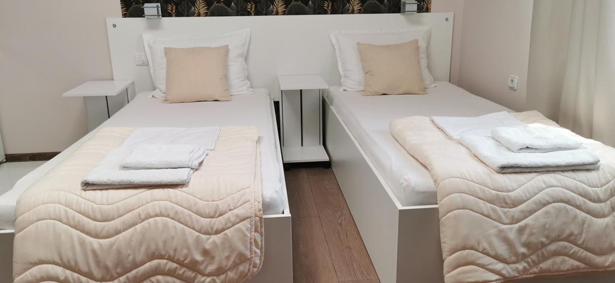 Apartmani Tomic クラドヴォ エクステリア 写真